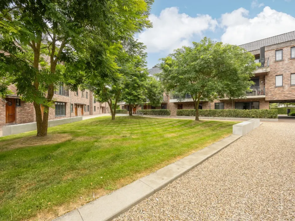 Ruim appartement met 3 slaapkamers en autostaanplaats.