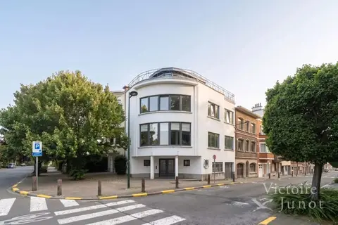 Woluwé-Saint-Pierre: beautiful Art Deco house 3 bedrooms