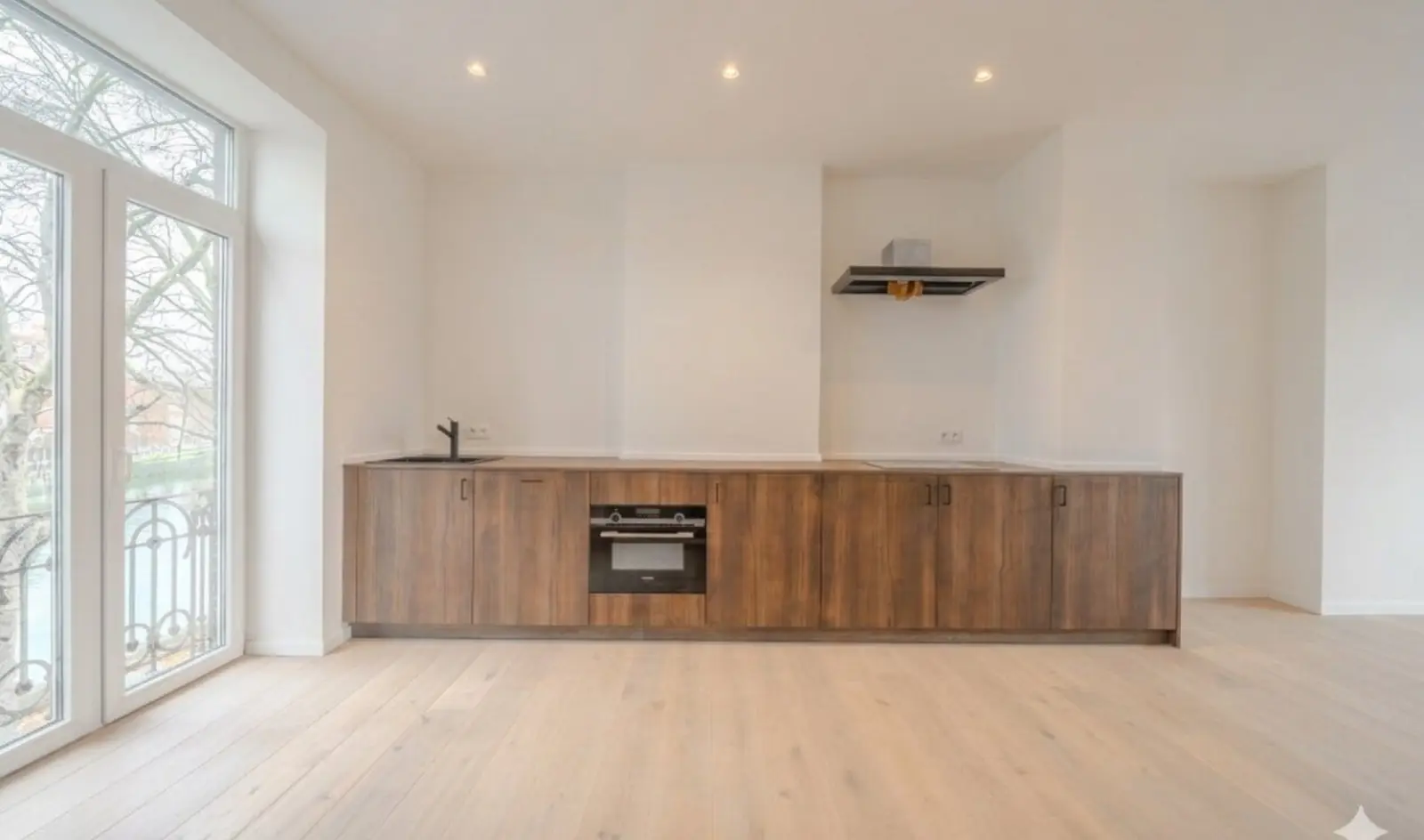 Gerenoveerd duplexappartement met 2 slaapkamers en terras