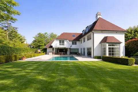 Move-in ready villa for sale in le Zoute Wielewalenlaan