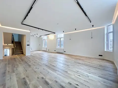 Georges Henri - New Triplex with 6 bedrooms