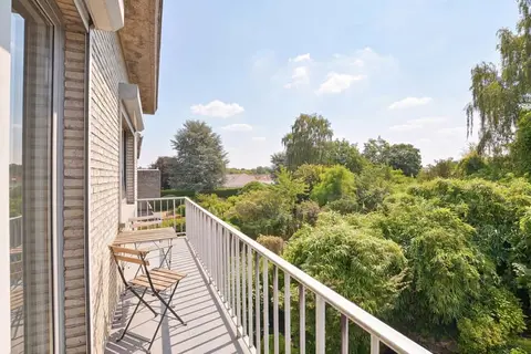 parc Jourdain // Nice 2 bedroom apartment + garage & terrace