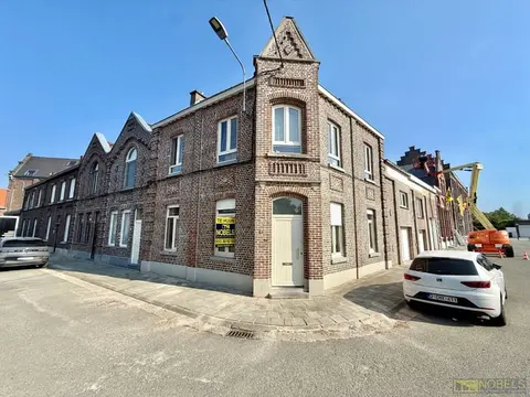 Te huur, karaktervolle woning met koer te Oudenaarde