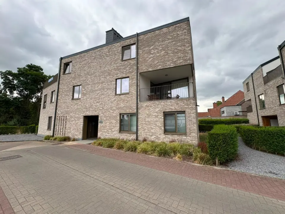 Gelijkvloers appartement met terras en tuin in centrum Alken