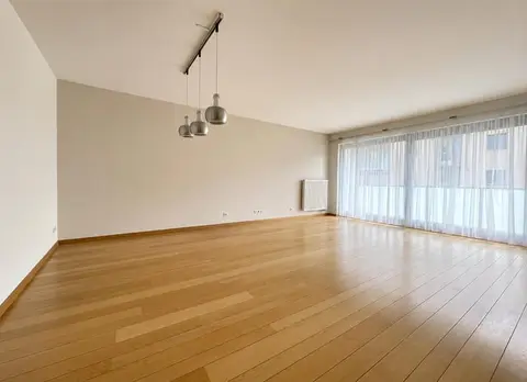 KRAAINEM (2bed/1bath) garage